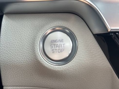 Used 2022 Kia Telluride S FWD image 34