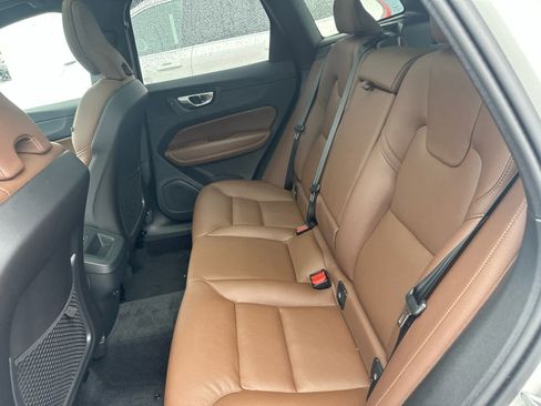 Used 2025 Volvo XC60 B5 Plus AWD/4WD image 23