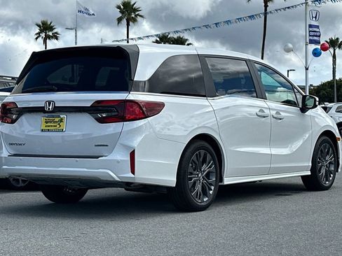 New 2026 Honda Odyssey Touring image 3