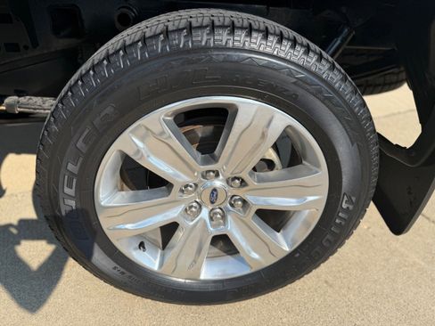 Used 2020 Ford F150 Platinum w/ Equipment Group 701A Luxury image 9