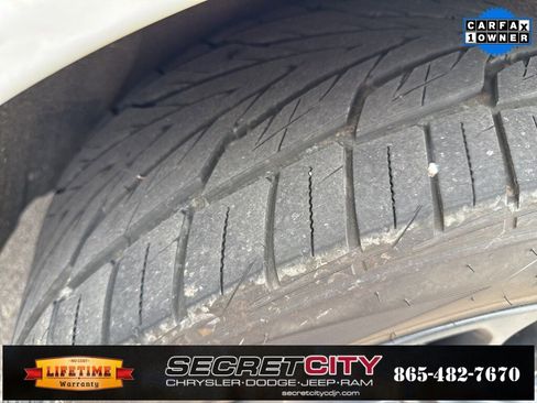 Used 2023 Dodge Durango R/T w/ Hemi Orange Plus Package image 18