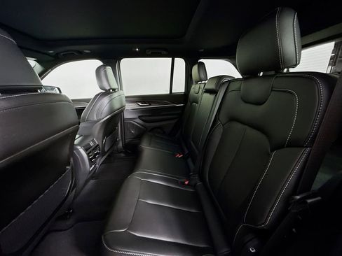 Used 2025 Jeep Grand Cherokee Limited w/ Trailer Tow Package image 21