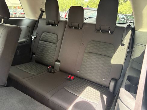 Used 2025 Nissan Pathfinder SV AWD/4WD image 31
