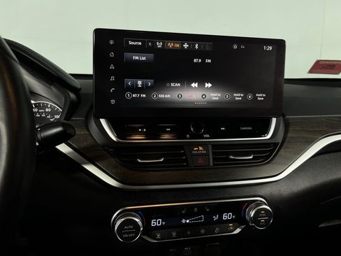 Used 2024 Nissan Altima 2.5 SL image 18