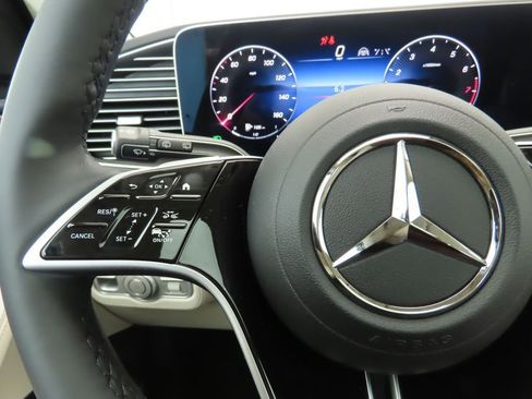 New 2026 Mercedes-Benz GLE 580 GLE 580 image 11