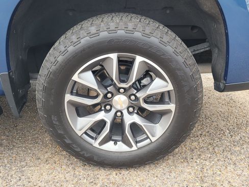 Used 2024 Chevrolet Silverado 1500 LT image 30