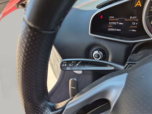 Used 2013 McLaren MP4-12C Spider image 28