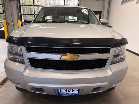 Used 2012 Chevrolet Tahoe LT w/ Luxury Package AWD/4WD image 3