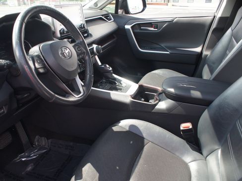 Used 2019 Toyota RAV4 Limited w/ Advanced Technology Package FWD image 15