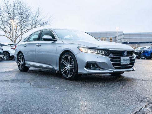 Used 2021 Honda Accord Touring image 2