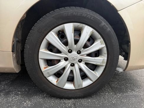 Used 2012 Toyota Corolla LE FWD image 24