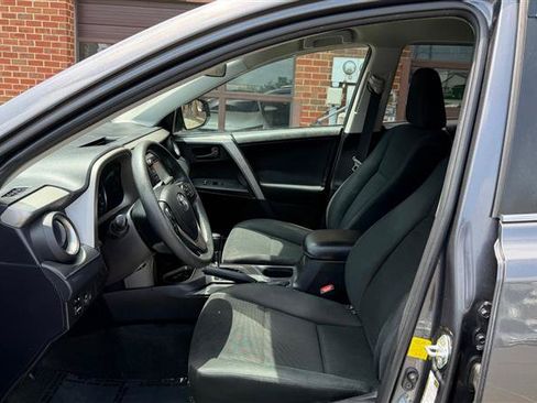 Used 2017 Toyota RAV4 LE AWD/4WD image 24