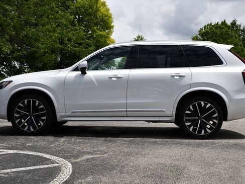 Used 2025 Volvo XC90 B6 Plus AWD/4WD image 4