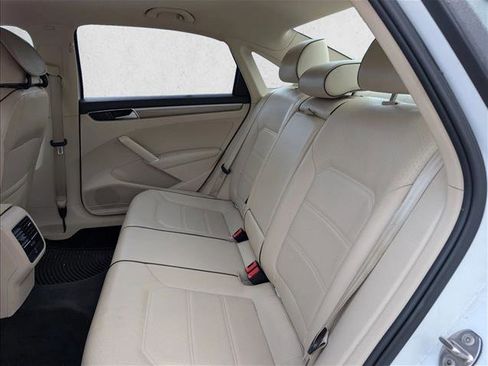 Used 2016 Volkswagen Passat 1.8T SE image 19