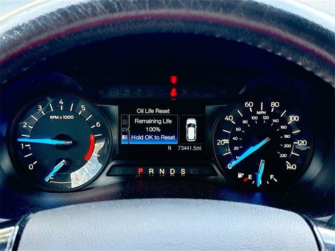 Used 2018 Ford Explorer XLT image 13