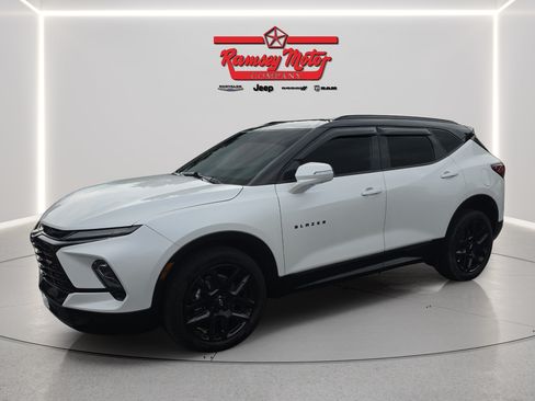 Used 2023 Chevrolet Blazer RS w/ Driver Confidence II Package FWD image 1