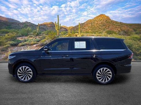 Used 2025 Lincoln Navigator Black Label AWD/4WD image 8