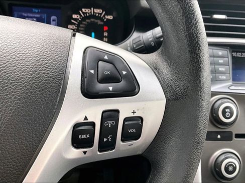 Used 2013 Ford Edge SE image 12