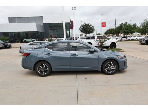 Used 2024 Nissan Sentra SV FWD image 7