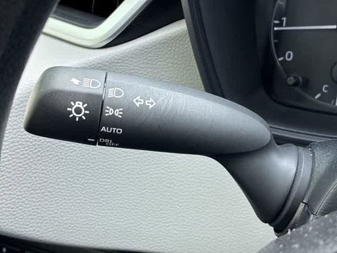 Used 2025 Toyota Corolla LE FWD image 27