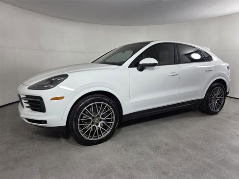 Used 2022 Porsche Cayenne Coupe image 8