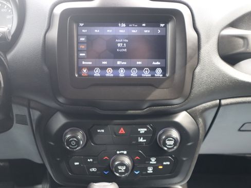 Used 2021 Jeep Renegade Latitude FWD image 13