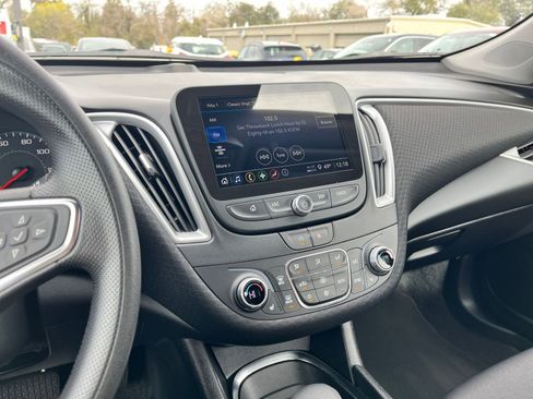 Used 2024 Chevrolet Malibu LT image 17