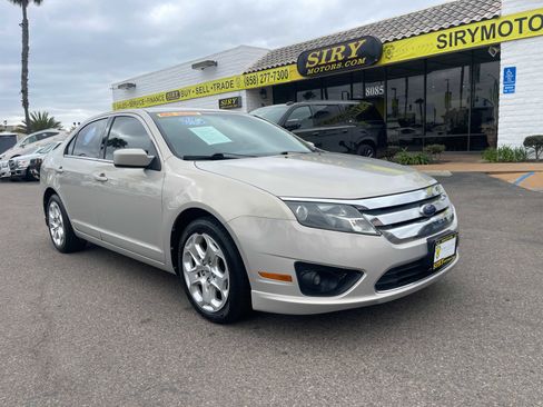 Used 2010 Ford Fusion SE image 1