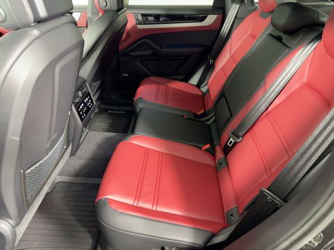 New 2025 Porsche Cayenne S AWD/4WD image 15