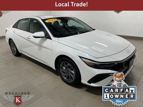 Used 2024 Hyundai Elantra SEL image 1