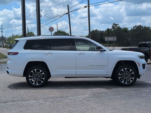 Used 2022 Jeep Grand Cherokee L Overland w/ Luxury Tech Group IV image 7