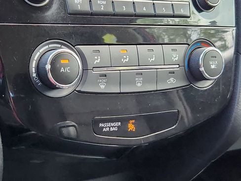 Used 2017 Nissan Rogue S FWD image 21