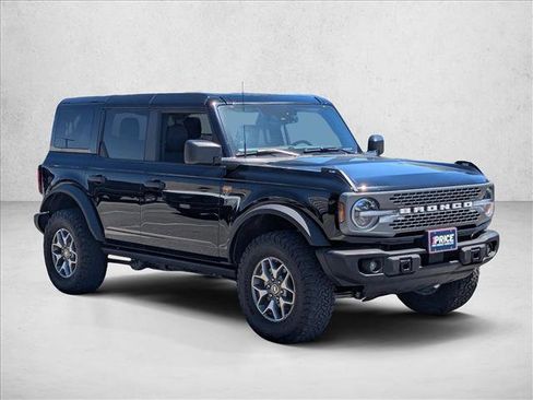 Certified 2025 Ford Bronco Badlands AWD/4WD image 3