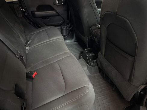 Used 2020 Jeep Wrangler Unlimited Sahara AWD/4WD image 14