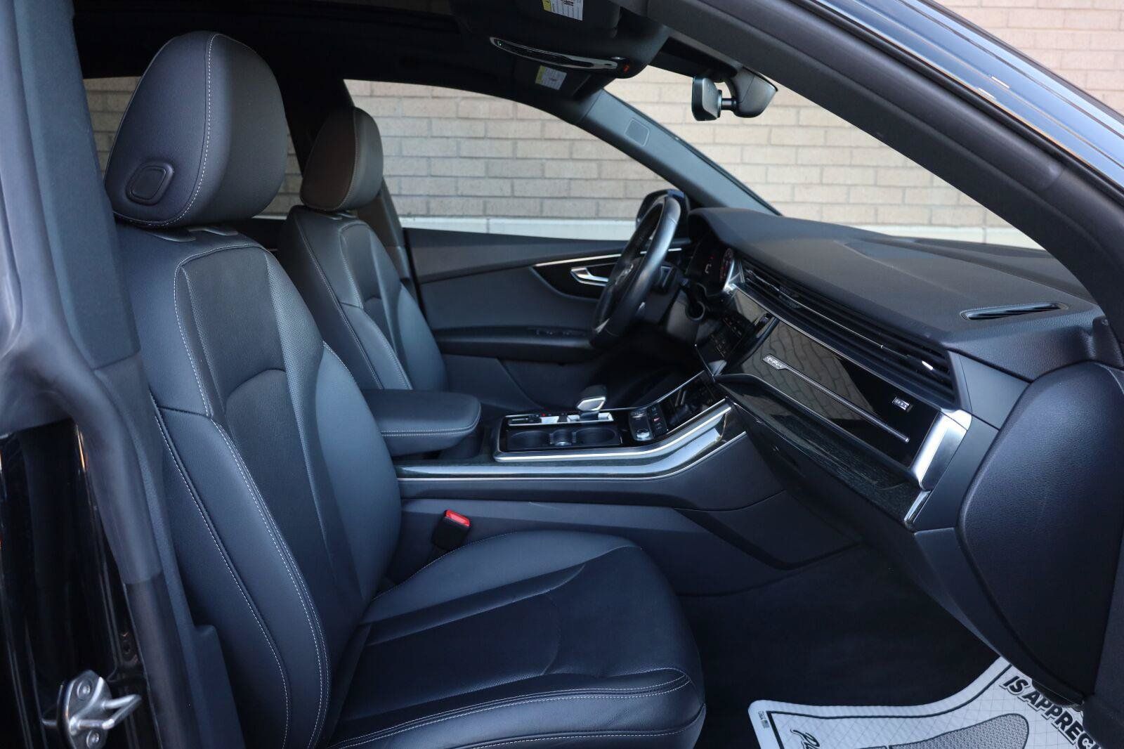 Used 2020 Audi Q8 Premium Plus AWD/4WD image 30