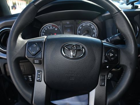 Certified 2023 Toyota Tacoma TRD Off-Road image 12