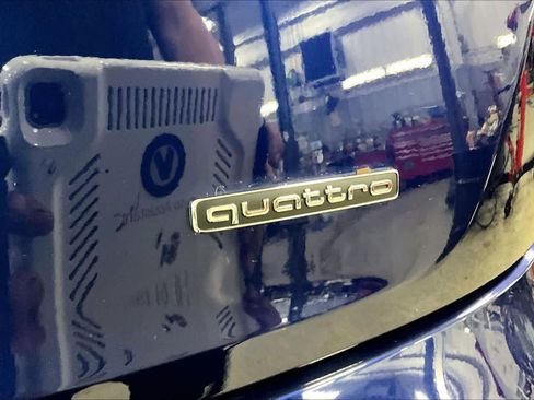 Used 2023 Audi Q5 2.0T Premium w/ Convenience Package image 9