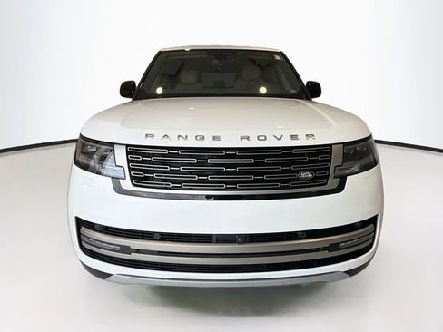 Used 2025 Land Rover Range Rover Long Wheelbase SE AWD/4WD image 2