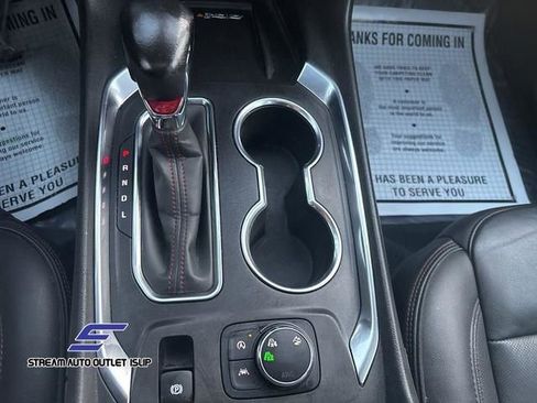 Used 2022 Chevrolet Traverse RS image 39