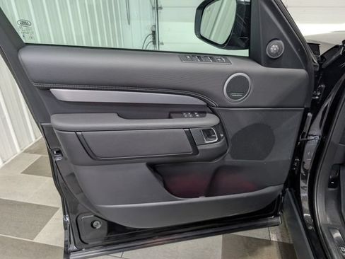 Used 2024 Land Rover Discovery Dynamic SE AWD/4WD image 14