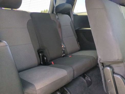 Used 2023 Chevrolet Traverse LT FWD image 32