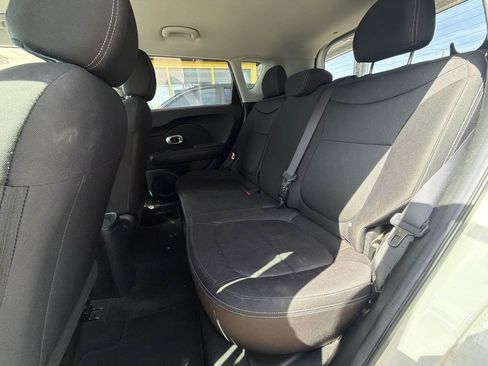 Used 2016 Kia Soul FWD image 7