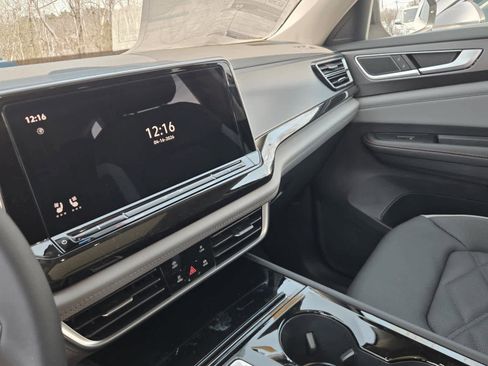 New 2026 Volkswagen Atlas Peak Edition AWD/4WD image 19