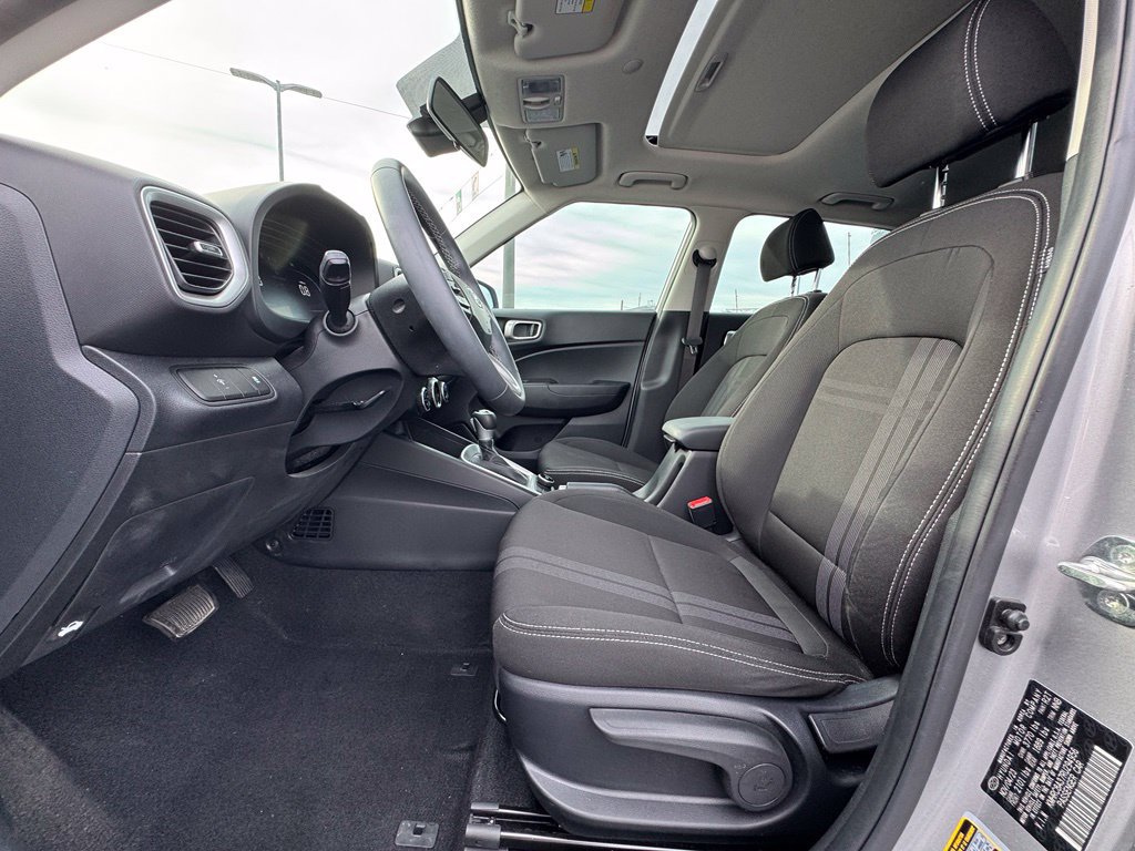 Used 2024 Hyundai Venue SEL FWD image 23