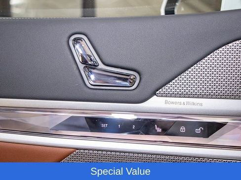 Used 2025 BMW 760i xDrive AWD/4WD image 14
