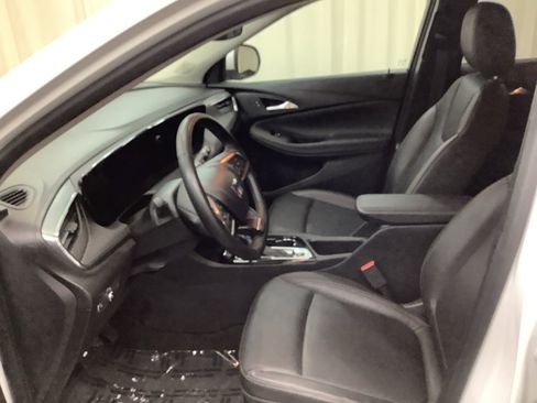 Used 2024 Buick Encore GX Sport Touring image 15