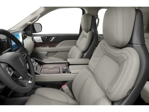 Used 2023 Lincoln Navigator L Reserve AWD/4WD image 7