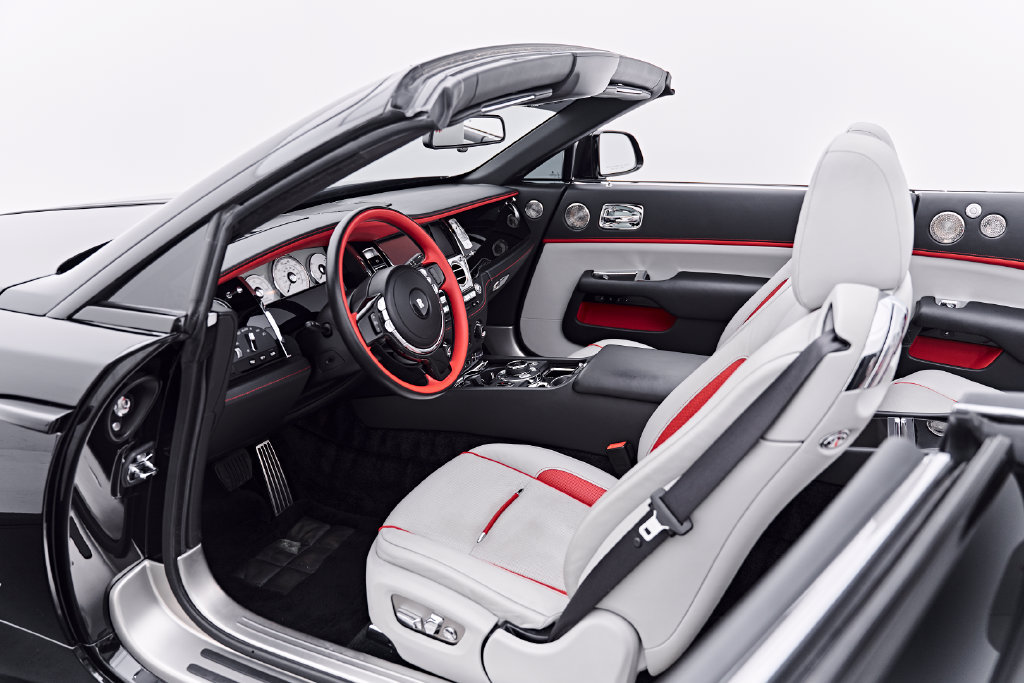 Used 2019 Rolls-Royce Dawn RWD image 2