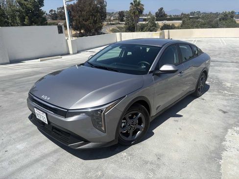 Used 2026 Kia K4 FWD image 3
