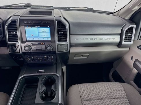 Used 2018 Ford F250 XLT w/ XLT Premium Package image 26